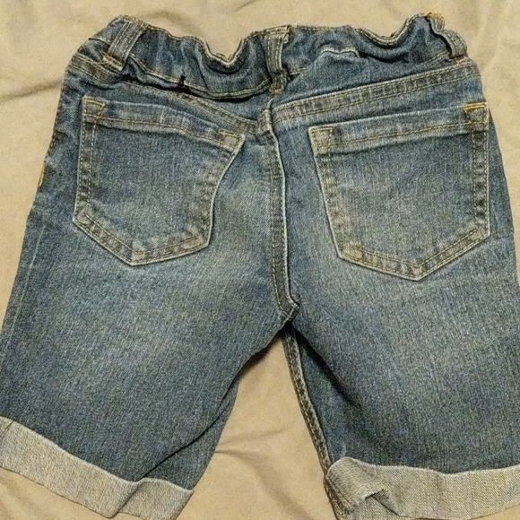 Girls studded denim shorts - Picture 2 of 3